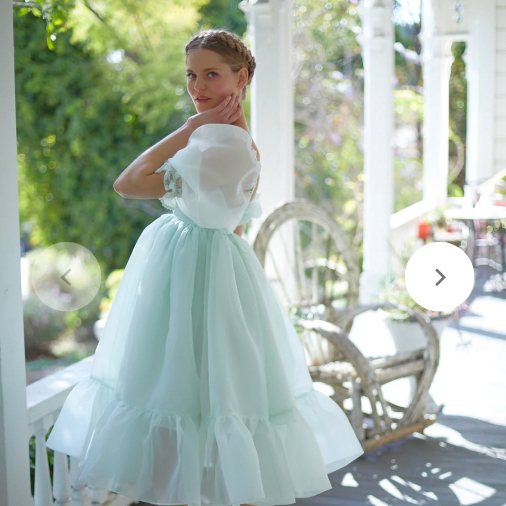 Selkie French Puff in Milk Jade